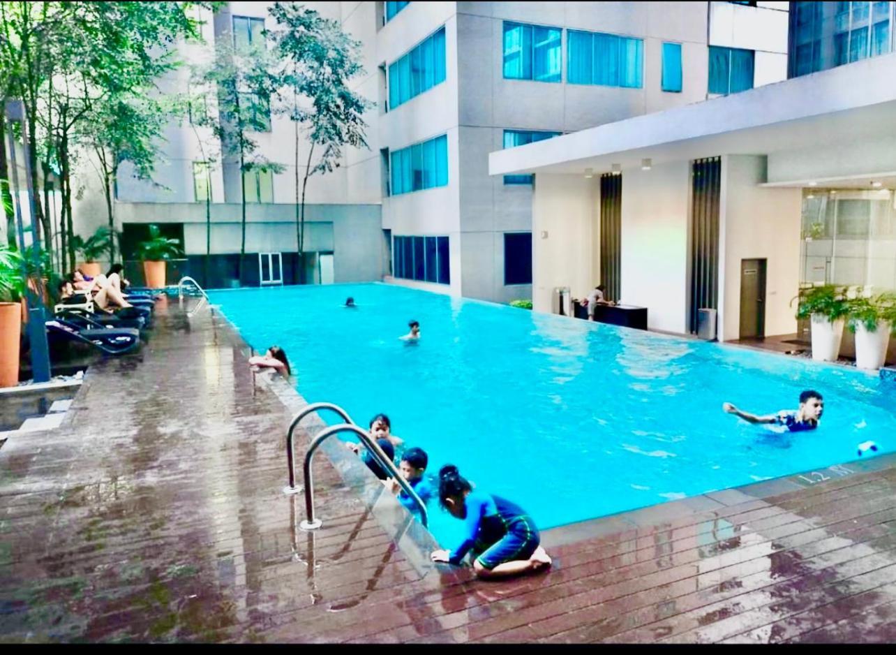 Summer Suites Klcc By Victorians 쿠알라룸푸르 외부 사진