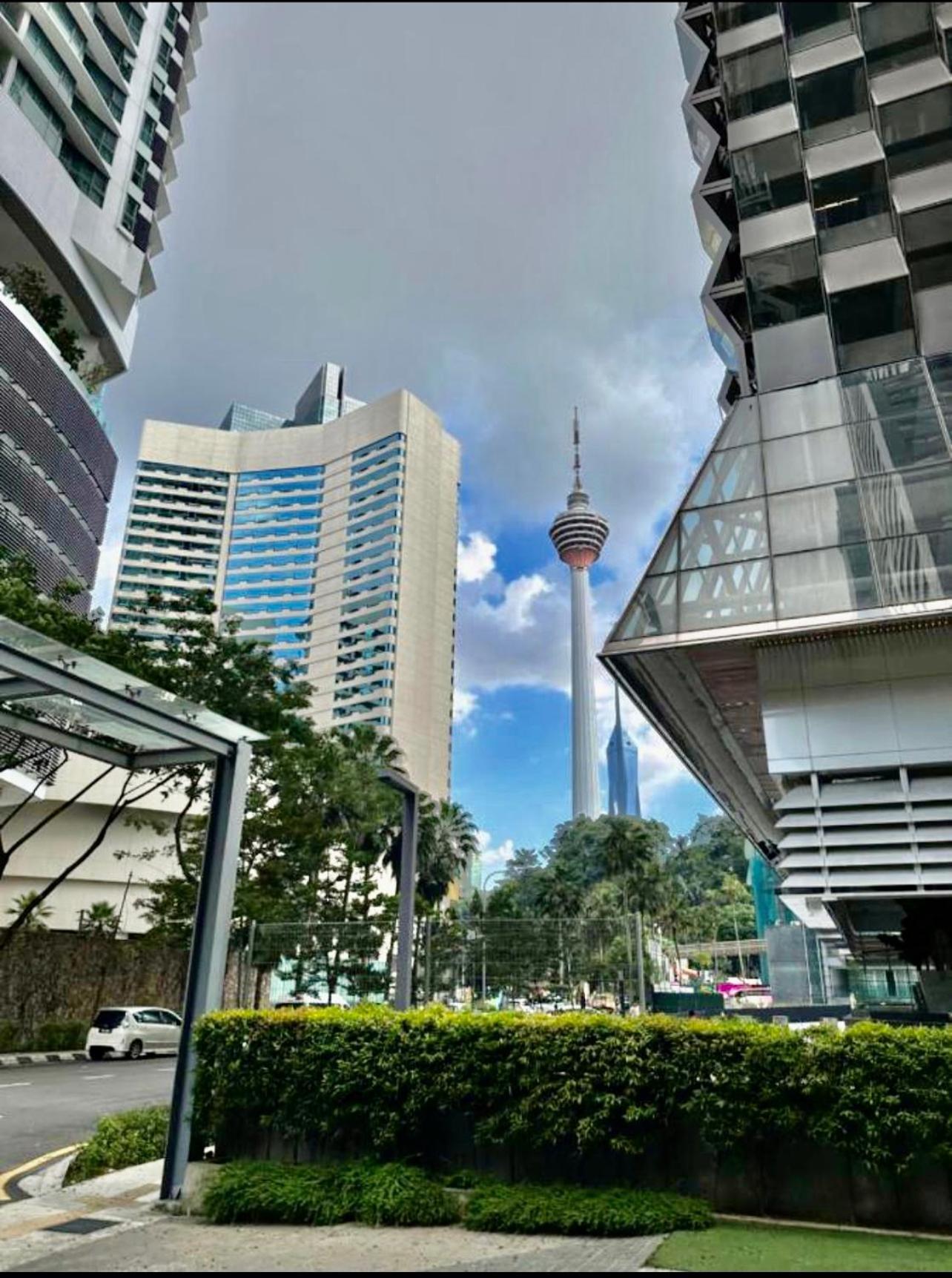 Summer Suites Klcc By Victorians 쿠알라룸푸르 외부 사진