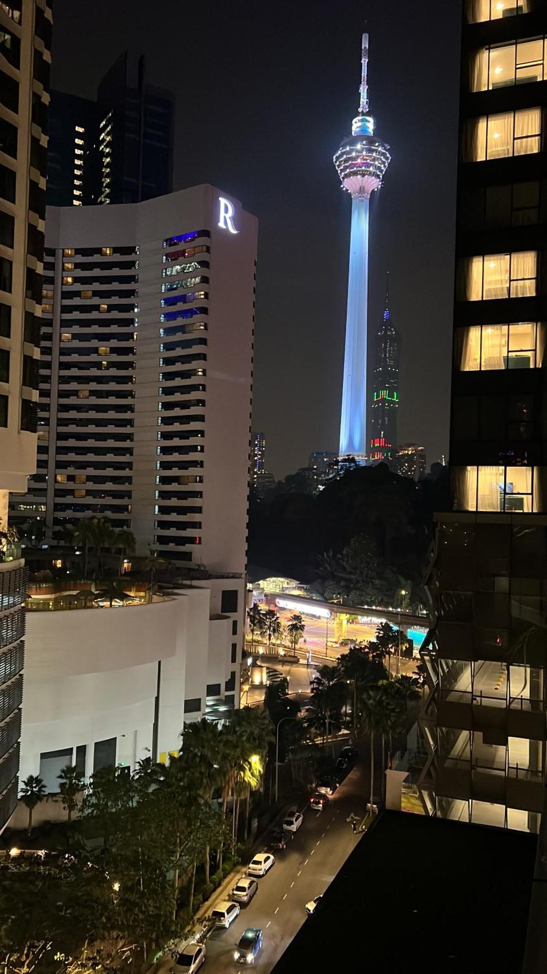 Summer Suites Klcc By Victorians 쿠알라룸푸르 외부 사진