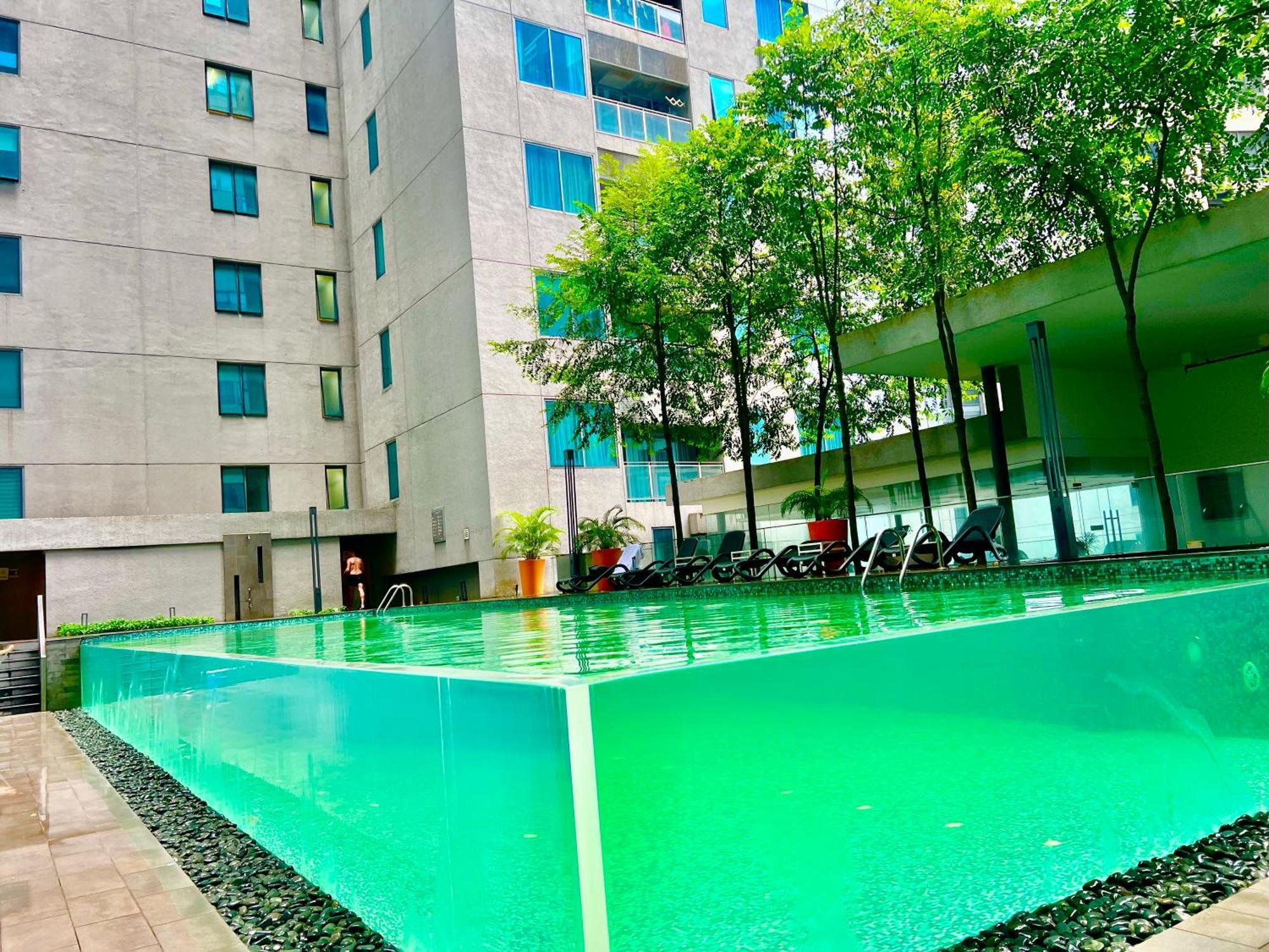 Summer Suites Klcc By Victorians 쿠알라룸푸르 외부 사진