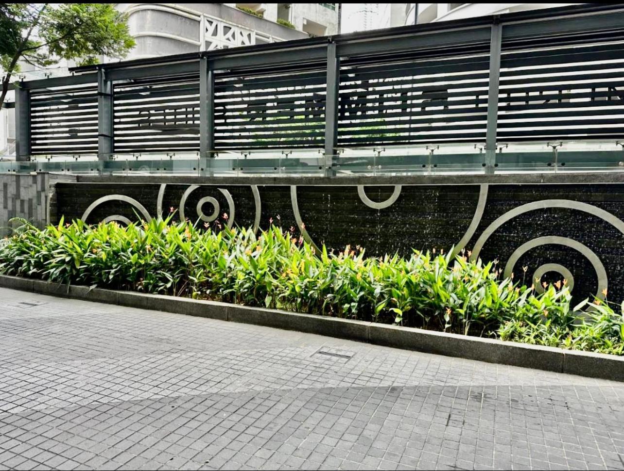 Summer Suites Klcc By Victorians 쿠알라룸푸르 외부 사진