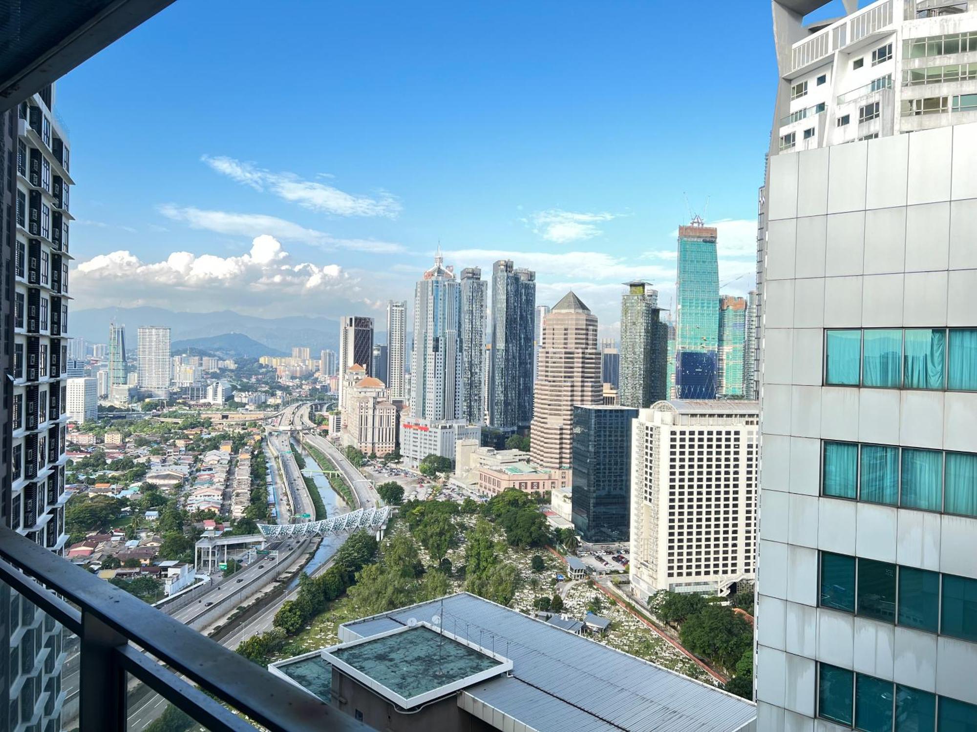 Summer Suites Klcc By Victorians 쿠알라룸푸르 외부 사진