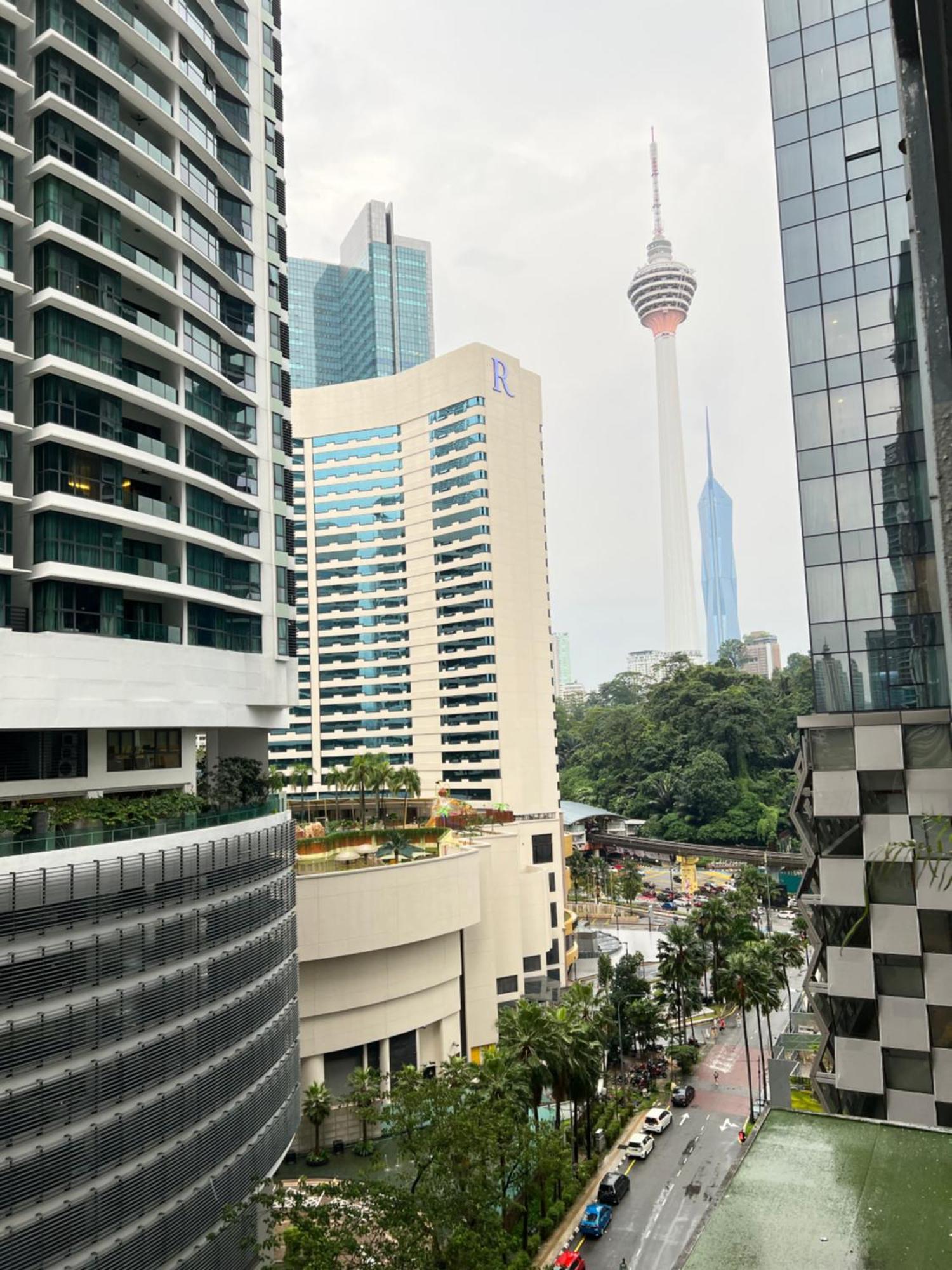 Summer Suites Klcc By Victorians 쿠알라룸푸르 외부 사진